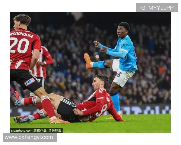 英超激战巴黎圣日耳曼与拜仁握手言和红牌争议引发全场热议