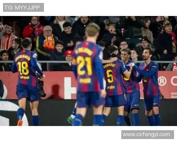 西甲激战巴萨大胜尤文图斯争议判罚引发全场热议